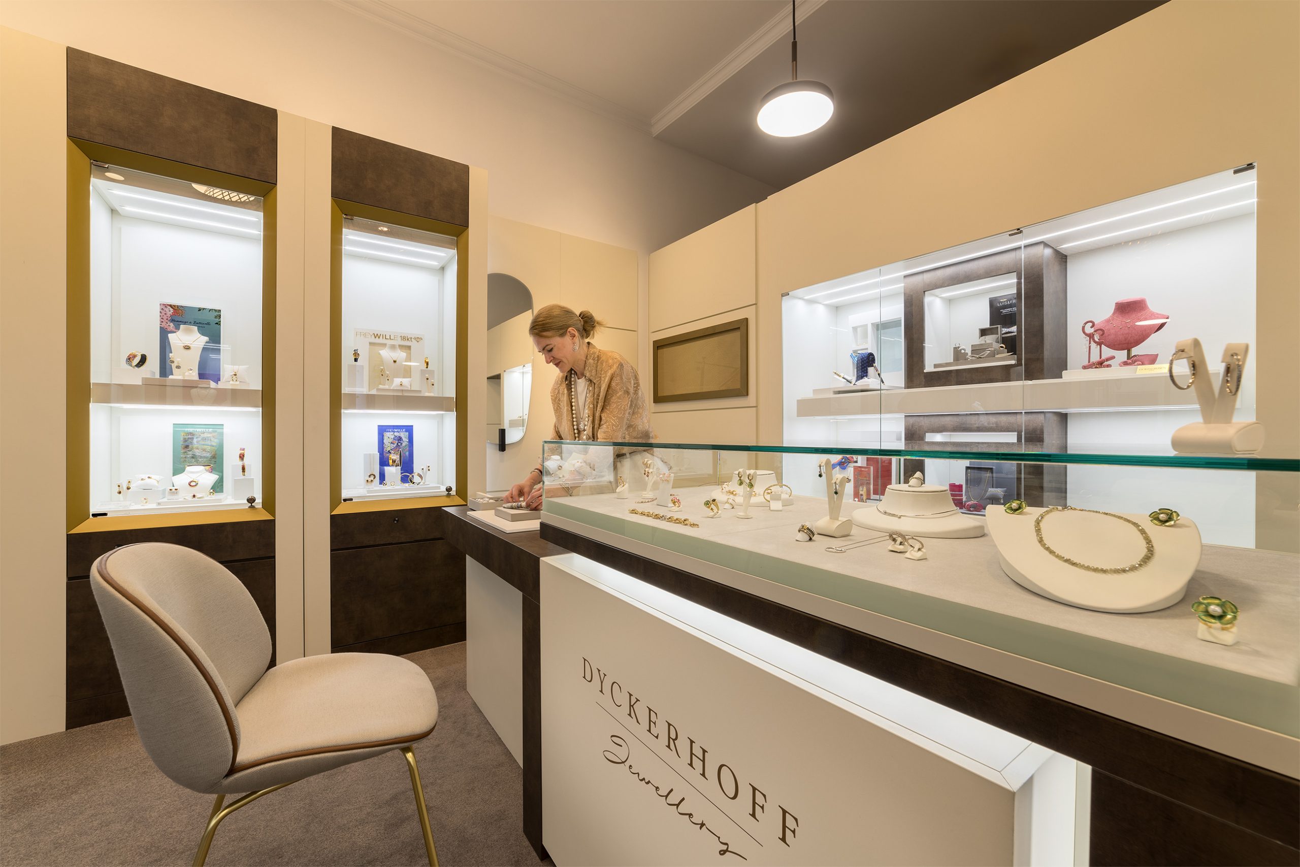 Dyckerhoff Jewellery Vitrine im Laden